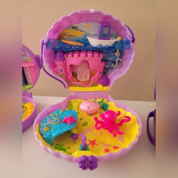 Polly Pocket Compacts with people and accessories - Picture 3 of 8